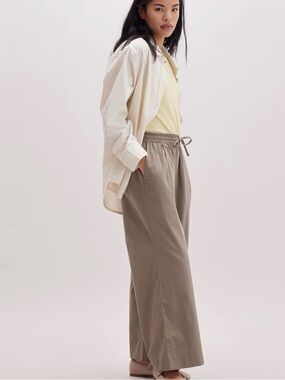 Richer Poorer Venice Drawstring Pants in Warm Gray